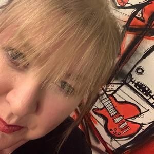 Meet your Posher, Caroline